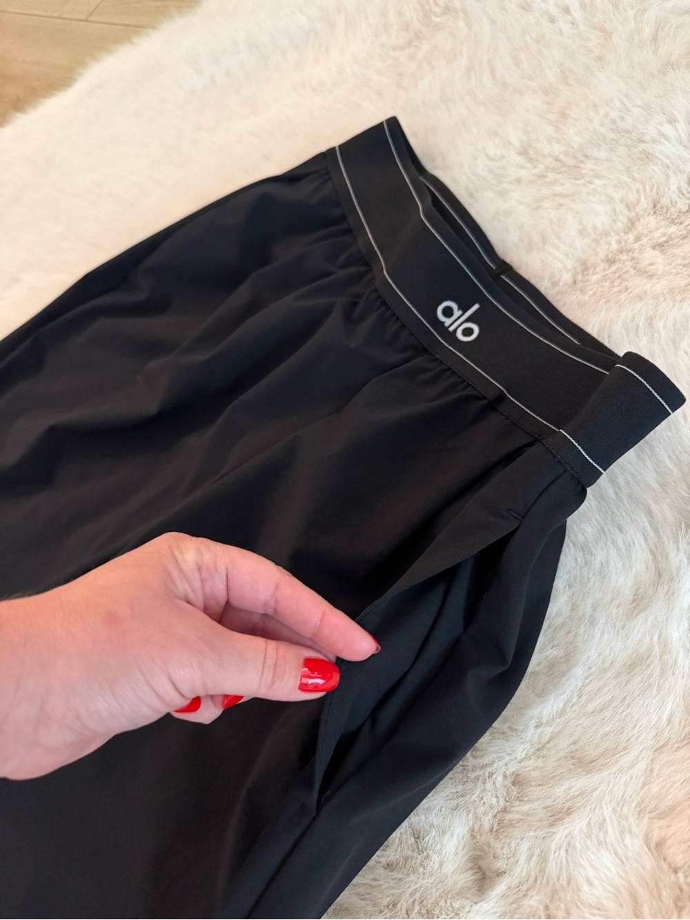 Alo Yoga Suit Up Trouser (Regular) - Picture 6 of 7